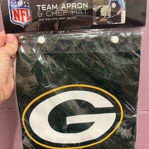 GREEN BAY PACKERS BBQ APRON AND CHEF HAT BRAND NEW